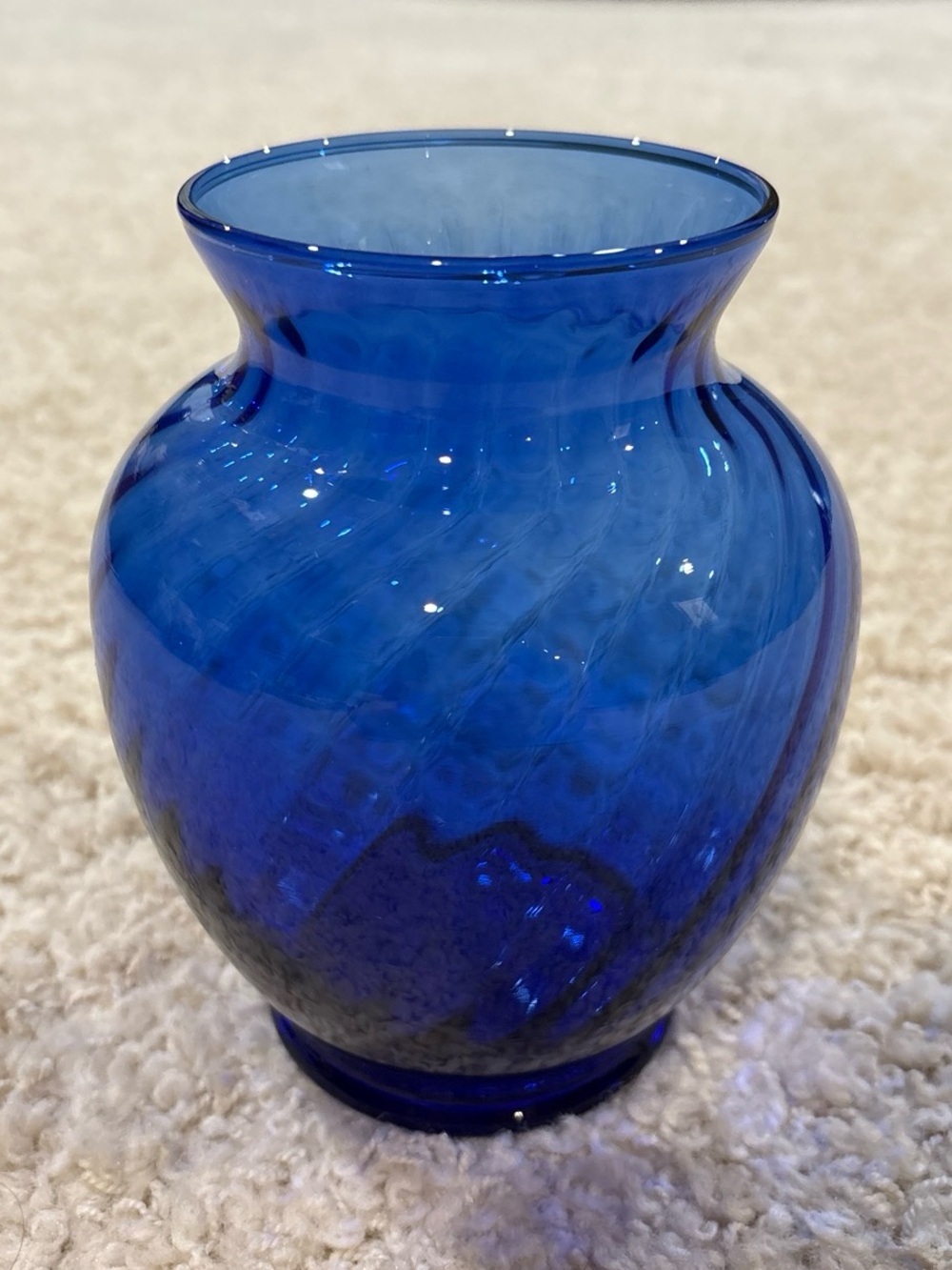 Vintage 1990s Indiana Glass Illusions Cobalt Blue Swirl Clear Glass Vase 6.5”